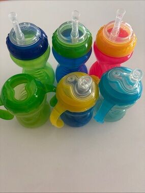 Nuby toddler Sippy Cups - Multi Color Set